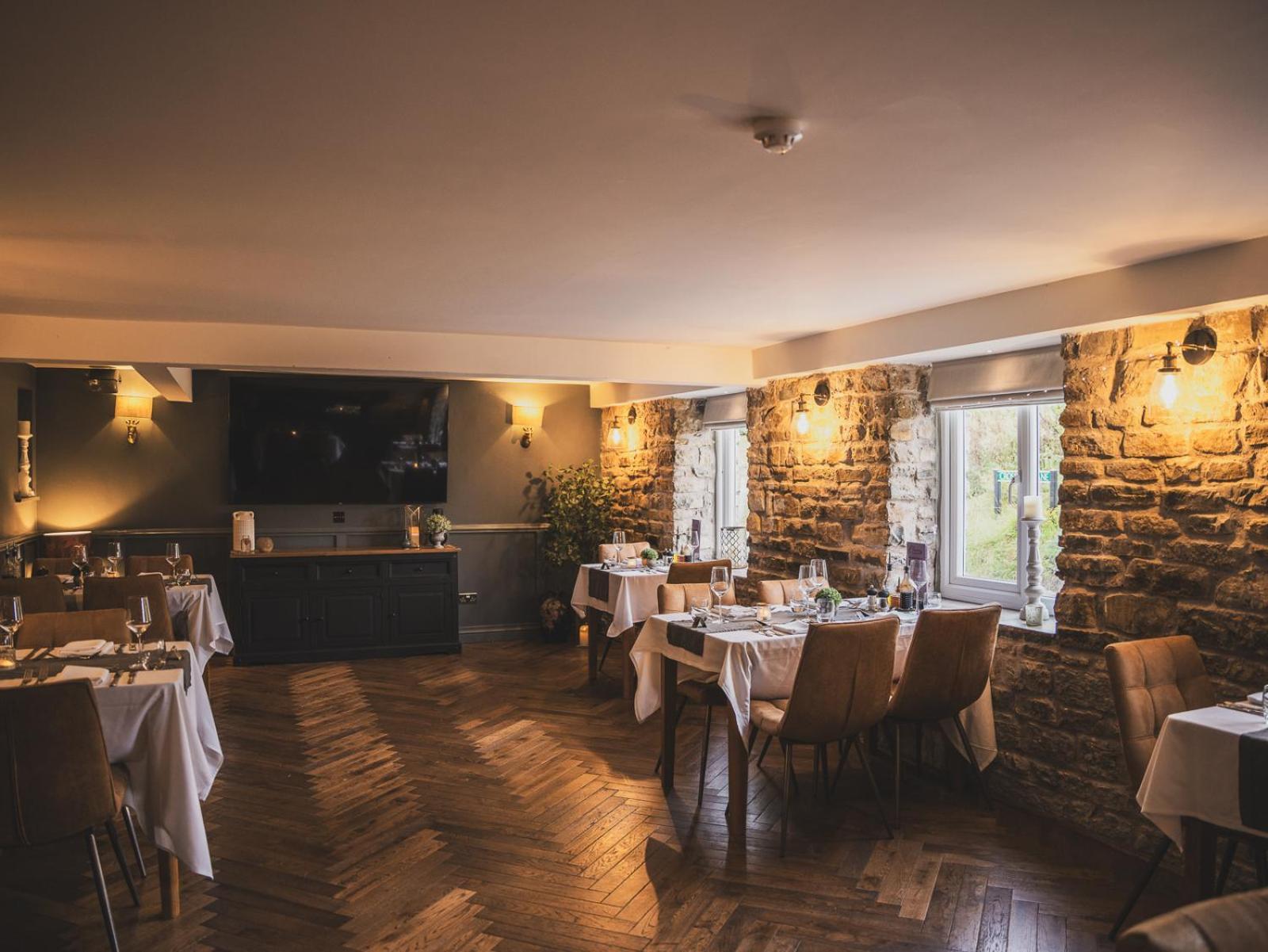 ホテル クロスウェイズ ウェルズ エクステリア 写真 The restaurant at The Old Stamp House
