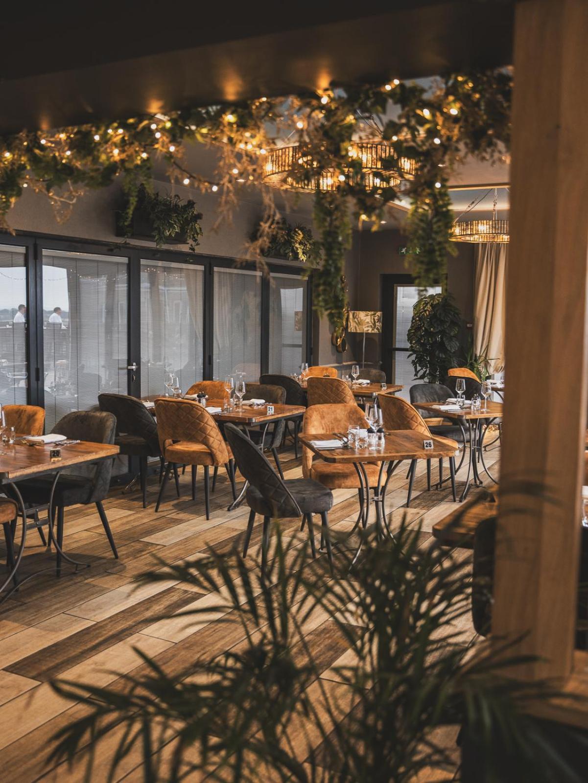 ホテル クロスウェイズ ウェルズ エクステリア 写真 Restaurant interior